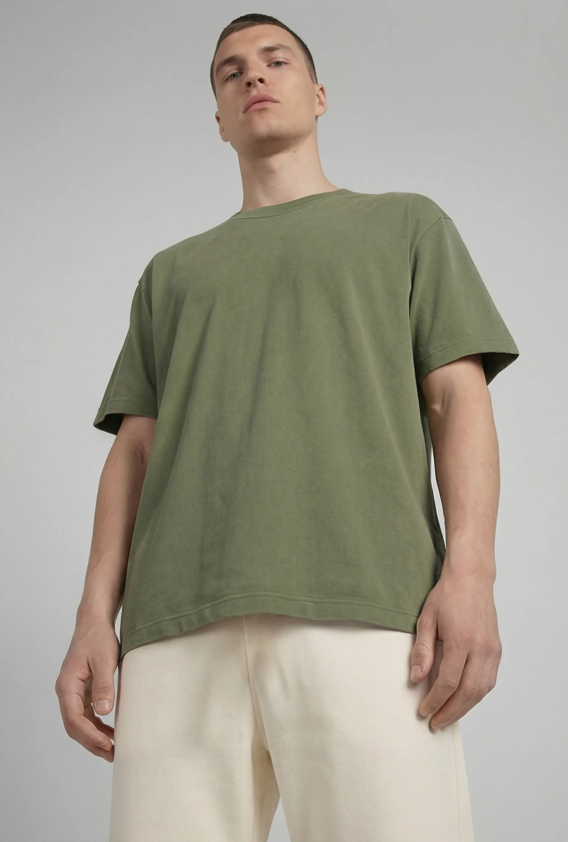 DEEP LICHEN GREEN